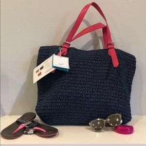 🆕 CHIRALEAH Carlotta Tote Blue/Pink